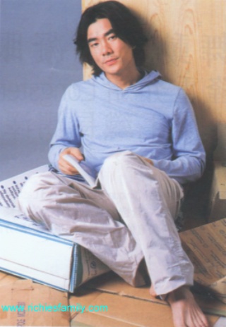 2000-2 新聞回顧 News Archive 2000 2 33