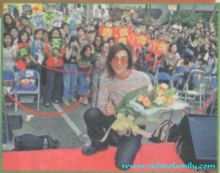 2001-10 新聞回顧 News Archive 2001 10 18