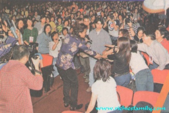 2001-10 新聞回顧 News Archive 2001 10 71