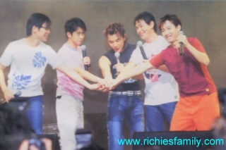 2001-8 新聞回顧 News Archive 2001 8 33