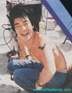 2002-03 新聞回顧 News Archive 2002 03 020