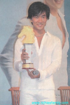 2002-04 新聞回顧 News Archive 2002 04 016