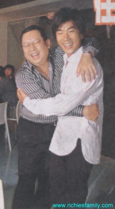 2002-04 新聞回顧 News Archive 2002 04 089
