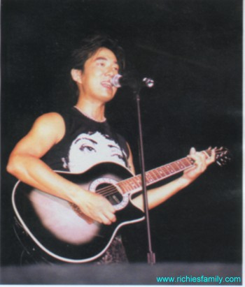 2002-04 新聞回顧 News Archive 2002 04 092