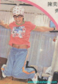 2002-05 新聞回顧 News Archive 2002 05 025