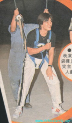 2002-05 新聞回顧 News Archive 2002 05 072