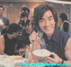 2002-06 新聞回顧 News Archive 2002 06 013