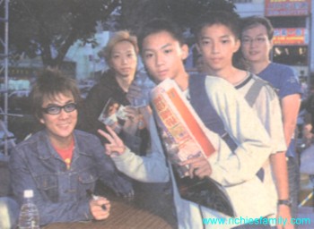2002-10 新聞回顧 News Archive 2002 10 088