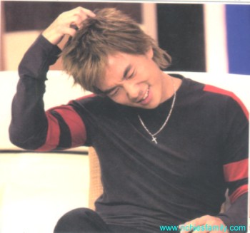 2002-12 新聞回顧 News Archive 2002 12 001