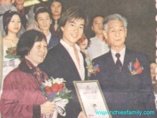 2002-12 新聞回顧 News Archive 2002 12 029