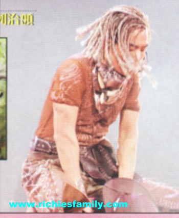 2004 05 086