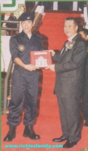2004 10 044
