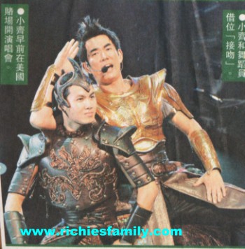 2004-11 新聞回顧 News Archive 2004 11 030